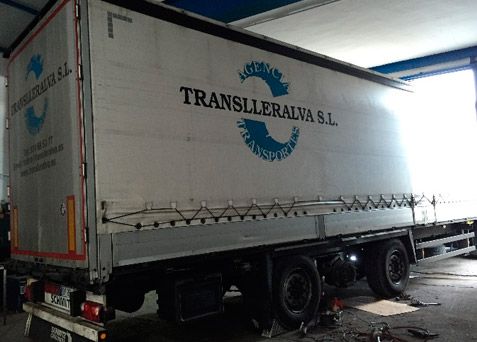 Translleralva S.L. camión en reparación